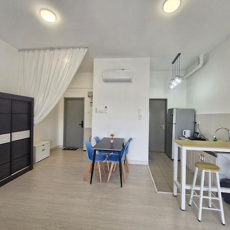 Taman Equine Comfy Studio#Greenery View#4 Pax#Aeon Mall Сери-Кембанган Экстерьер фото